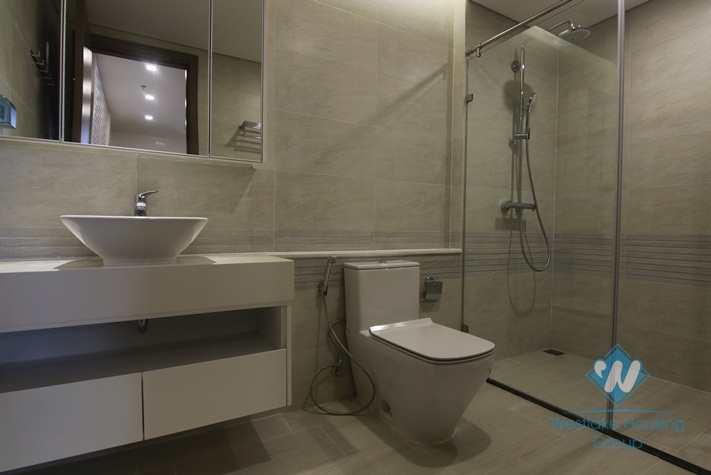Nice three bedrooms apartment for rent in Vinhome Metropolis, Ba Dinh district, Ha Noi